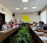 Начальник отдела транспорта и дорожного хозяйства Елена Боровая выступила с докладом на постоянно действующем совещании «О пассажирских перевозках в районе»