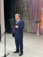 В центре творчества и досуга состоялся праздничный концерт посвященный Международному женскому Дню. Во время праздничного мероприятия глава района Валерий Лазарев поздравил женщин с наступающим праздником