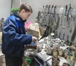 На базе техникума собрана очередная партия гуманитарной помощи, включающая окопные свечи, средства личной гигиены, носки и бутилированную воду. 