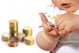 Денежная выплата при рождении (усыновлении)  первого ребенка