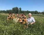 Отдел нестационарного обслуживания Центра творчества и досуга г. Калининска посетили село Озерки с концертной программой "Поет село мое родное".