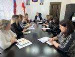 Глава района Валерий Лазарев провел рабочее совещание с заместителями, начальниками управлений и отделов