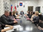 Провел рабочее совещание с заместителями, начальниками управлений и отделов по итогам недели.