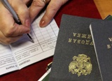 Вопрос: На заводе я по невнимательности сломал деталь стоимостью 500 рублей. Директор издал приказ о взыскании с меня этой суммы. Правомерны ли действия директор? 