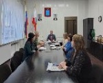 Провел плановое совещание с участием профильных заместителей, в ходе которого были озвучены планы и задачи на текущую неделю, рассмотрены следующие вопросы