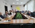 Сегодня провел постоянно-действующее совещание с участием профильных замов и специалистов, глав администраций муниципальных образований, представителей полиции, районной больницы.
