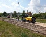 В рамках областной субсидии на осуществление дорожной деятельности в отношении дорог общего пользования местного значения в границах населенных пунктов сельских поселений в селе Таловка закончена укладка асфальтобетонного покрытия по ул.Центральная