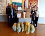 Участник СВО Максим Лаврухин , выпускник школы села Сергиевка, побывал на новогоднем празднике в родной школе и поблагодарил педагогов, ребят и их родителей за поддержку и помощь, которую они оказывают военнослужащим.
