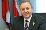 Губернатор области Валерий Радаев наградил муниципальное унитарное предприятие "Редакция газеты "Народная трибуна",Калининского района переходящим штандартом