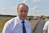 Валерий Радаев ознакомился с ходом ремонта дороги «Самойловка-Казачка»