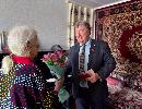 Глава района Валерий Лазарев продолжает вручать нашим уважаемым труженикам тыла юбилейные медали «80 лет Победы в Великой Отечественной войне 1941–1945 гг.», учреждённые Президентом России Владимиром Путиным. 