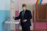 И.о главы Калининского муниципального района В.Г. Лазарев проголосовал по поправкам в Конституцию РФ на своем избирательном участке