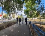 Сегодня в рамках месячника по благоустройству и.о. главы Калининского района Татьяна Кузина совместно с председателем Общественного Совета Ольгой Мирошниченко, сотрудниками администрации провели рейдовое мероприятие на улице Советской.