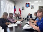 Провел рабочее совещание с участием заместителей и руководителей управлений и отделов Администрации.