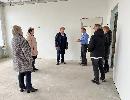 С целью контроля за процессом строительства, глава района Валерий Лазарев посетил школу в селе Колокольцовка, где идет капитальный ремонт в рамках федерального проекта «Модернизация школьных систем образования».