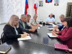 Провел рабочую планерку с заместителями и начальниками управлений и отделов.