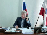 Глава района Валерий Лазарев провел прямую телефонную линию с жителями Калининского района