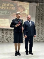 председатель Калининского районного Собрания Сергей Сергеевич Нугаев принял участие в концерте к Дню учителя 