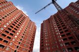 Вопрос: Как поступить, если дом сдан с нарушением срока, а на обращения о взыскании неустойки застройщик не отвечает