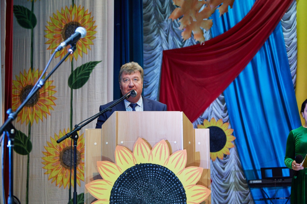 MARK0992.jpg