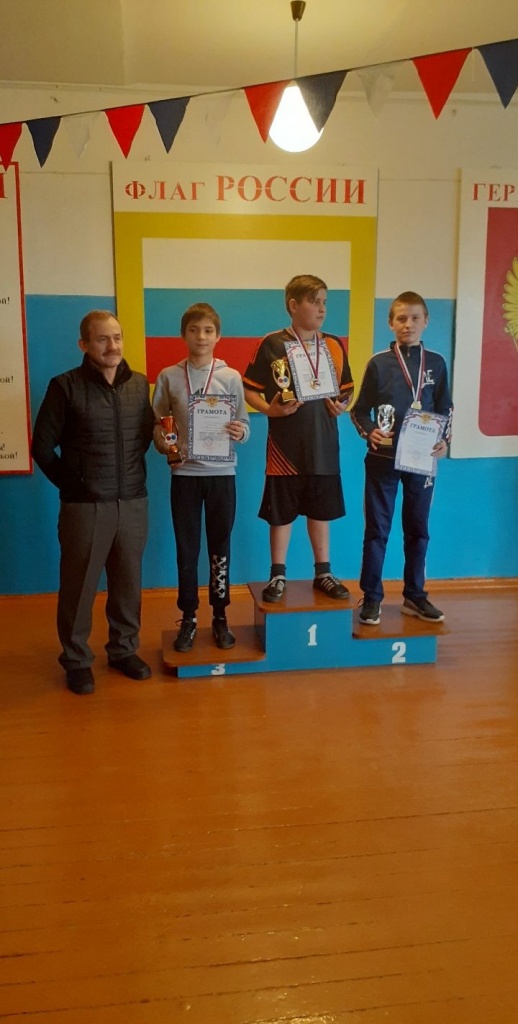 2 мужик в куртке.jpg 2 мужик в куртке.jpg